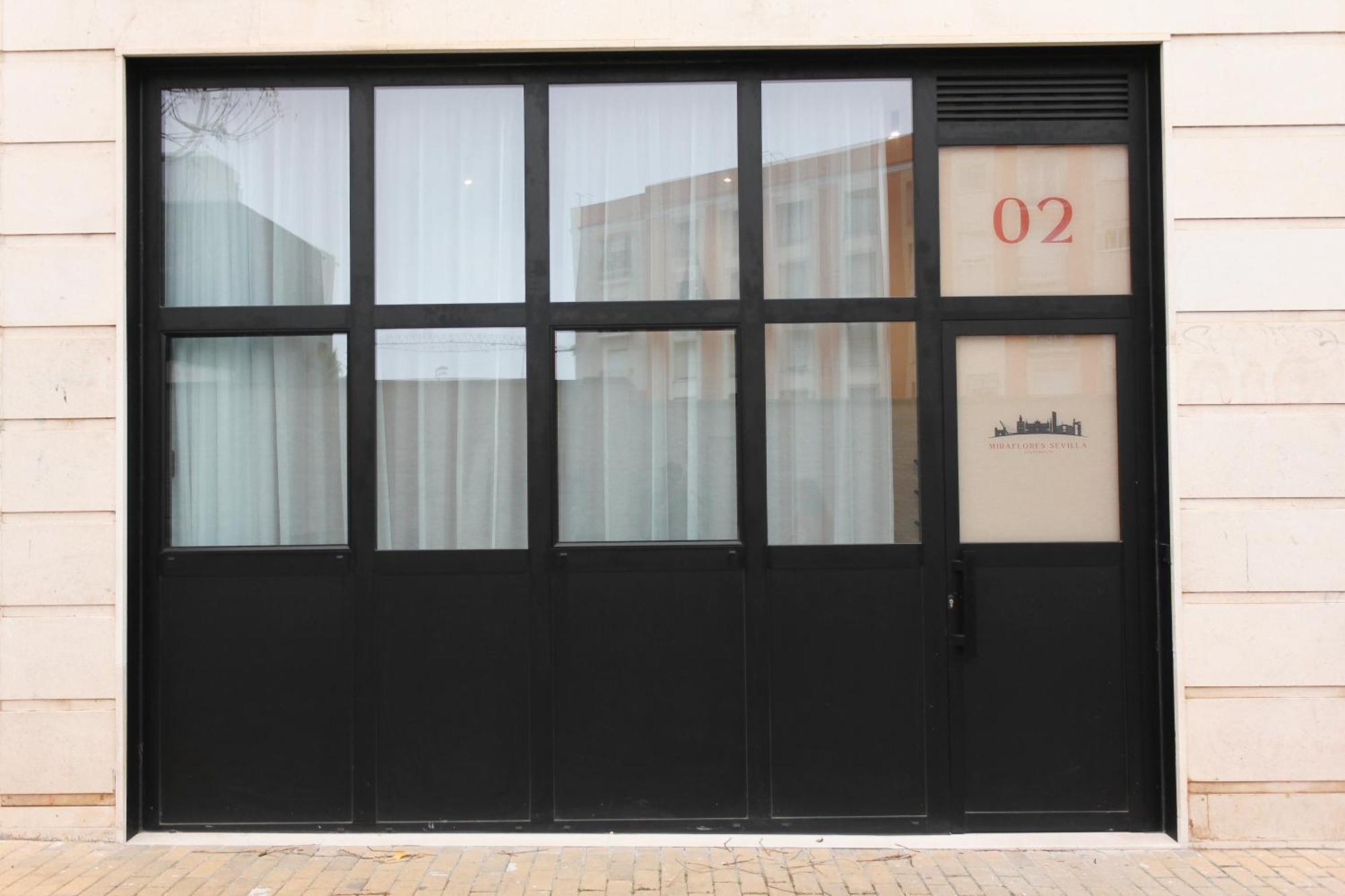 Monkeys Apartments Miraflores เซบีญา ภายนอก รูปภาพ