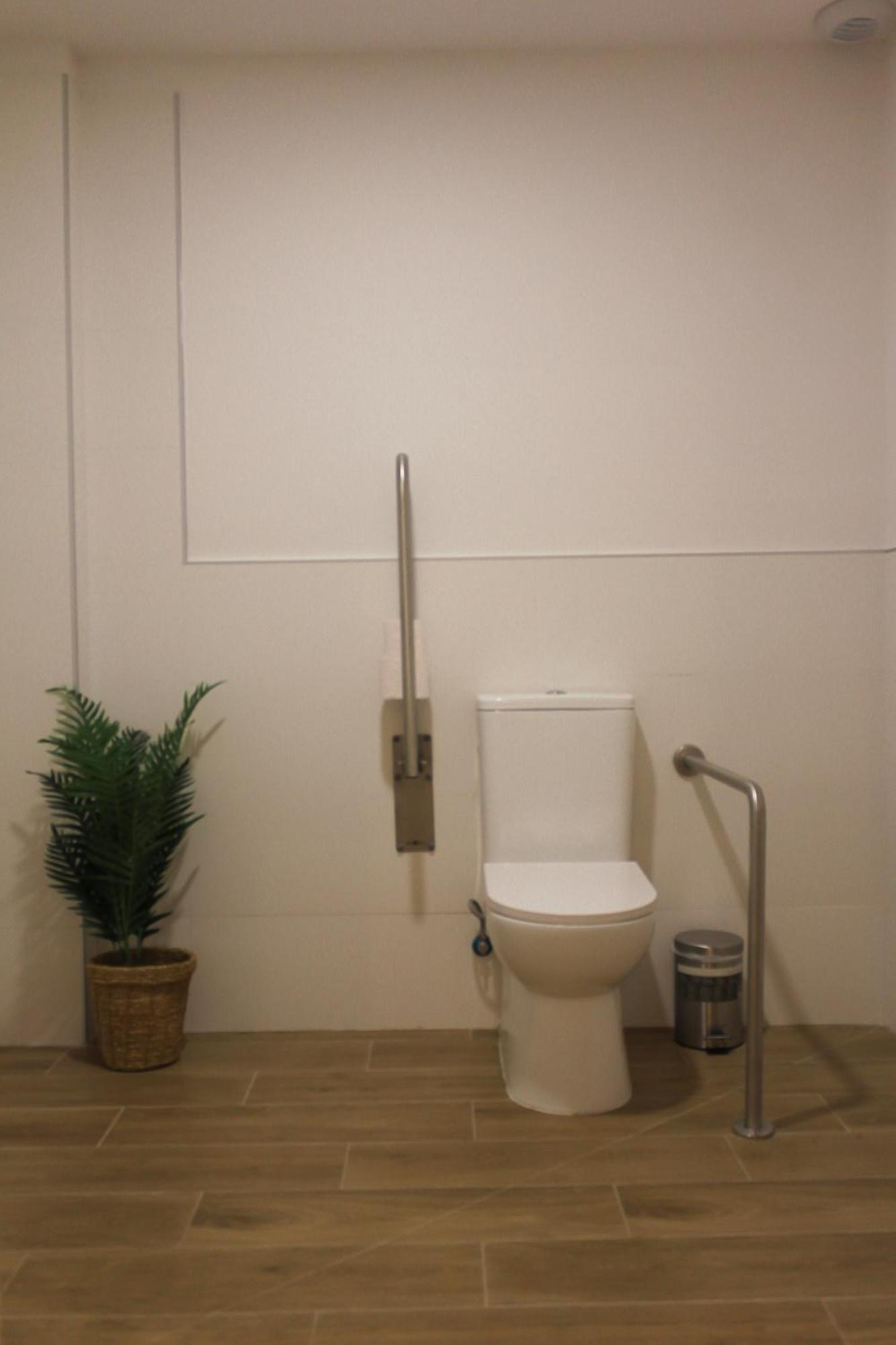 Monkeys Apartments Miraflores เซบีญา ภายนอก รูปภาพ